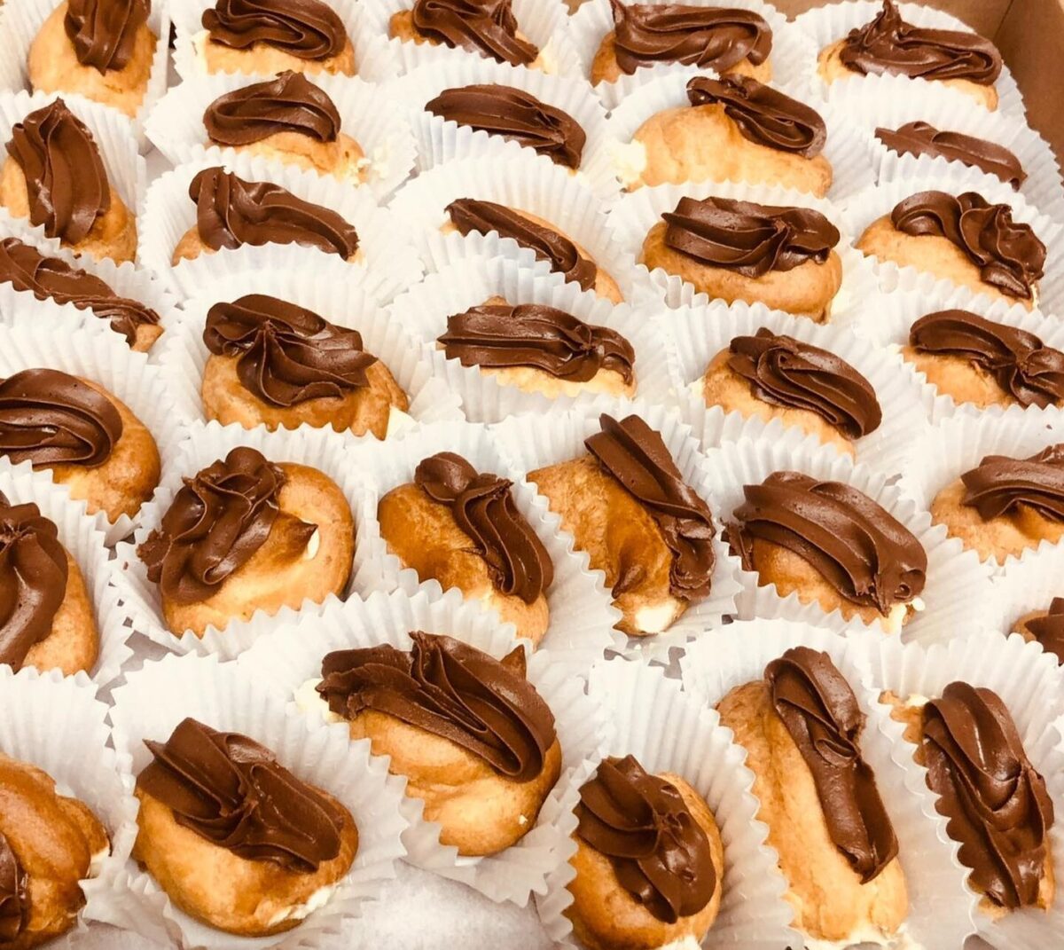 mini-eclairs-chatham-perk